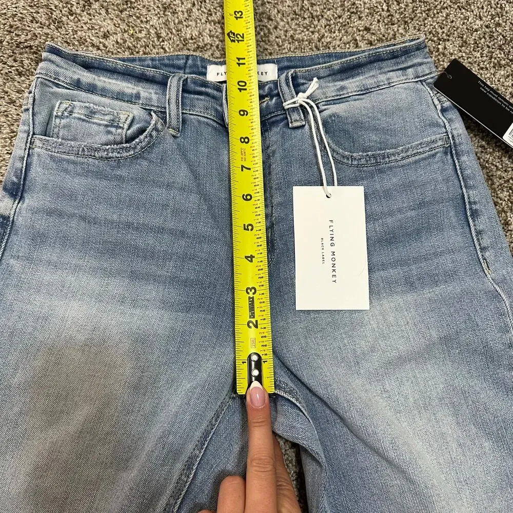 FLYING MONKEY Women's Polite High Rise Crop Straight Jeans Size 26 In Light - Picture 9 of 13